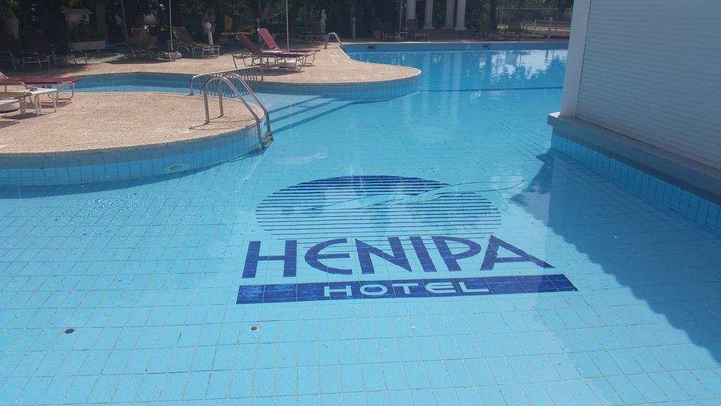 Crown Resorts Henipa Larnaca Luaran gambar