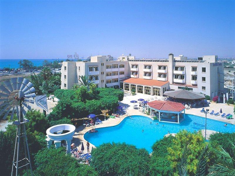Crown Resorts Henipa Larnaca Luaran gambar