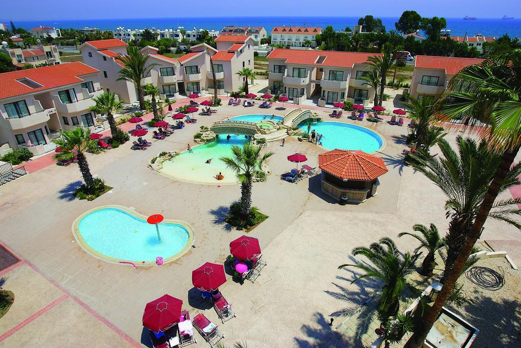 Crown Resorts Henipa Larnaca Luaran gambar