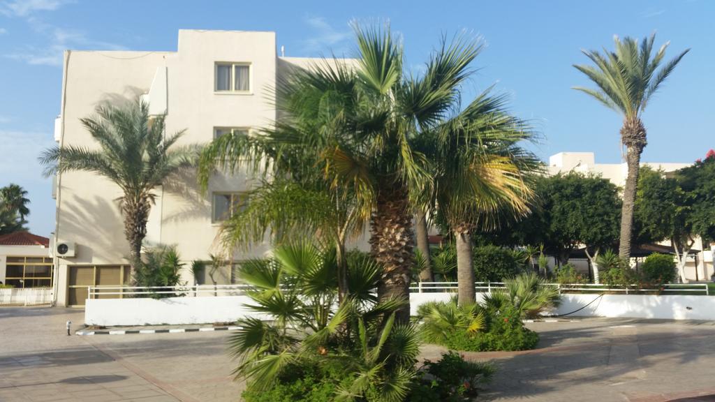 Crown Resorts Henipa Larnaca Luaran gambar