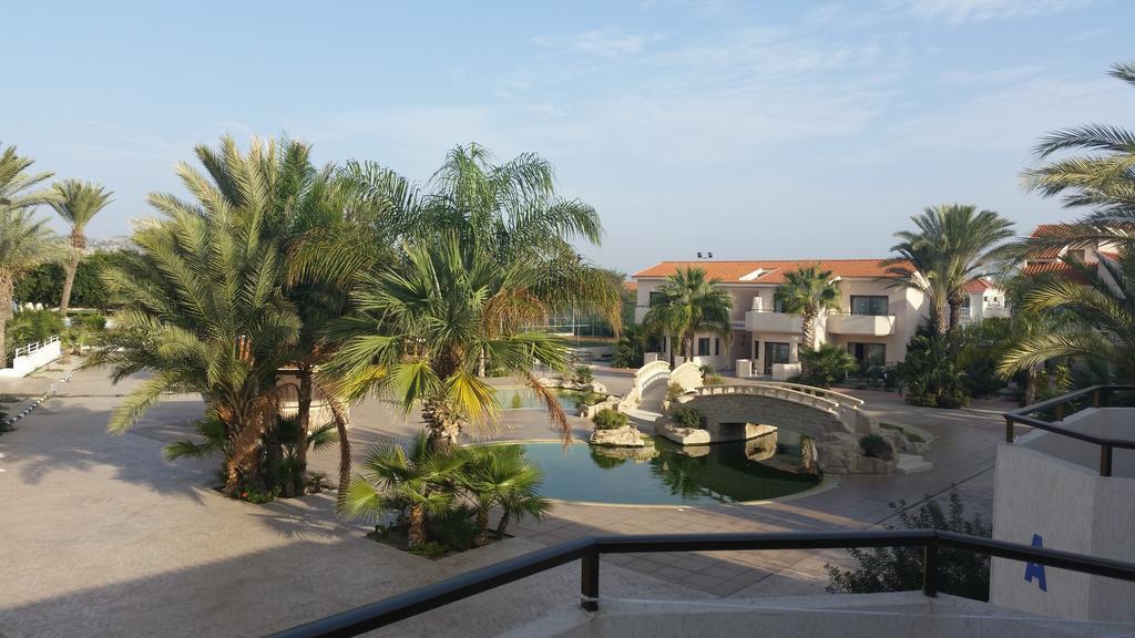 Crown Resorts Henipa Larnaca Luaran gambar