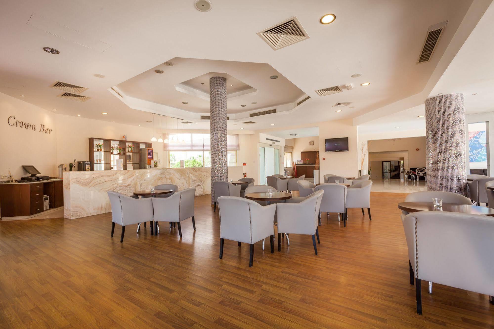 Crown Resorts Henipa Larnaca Luaran gambar